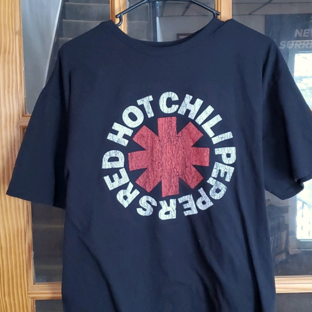 Red Hot Chili Peppers Tee rhcp gear logo 90s band